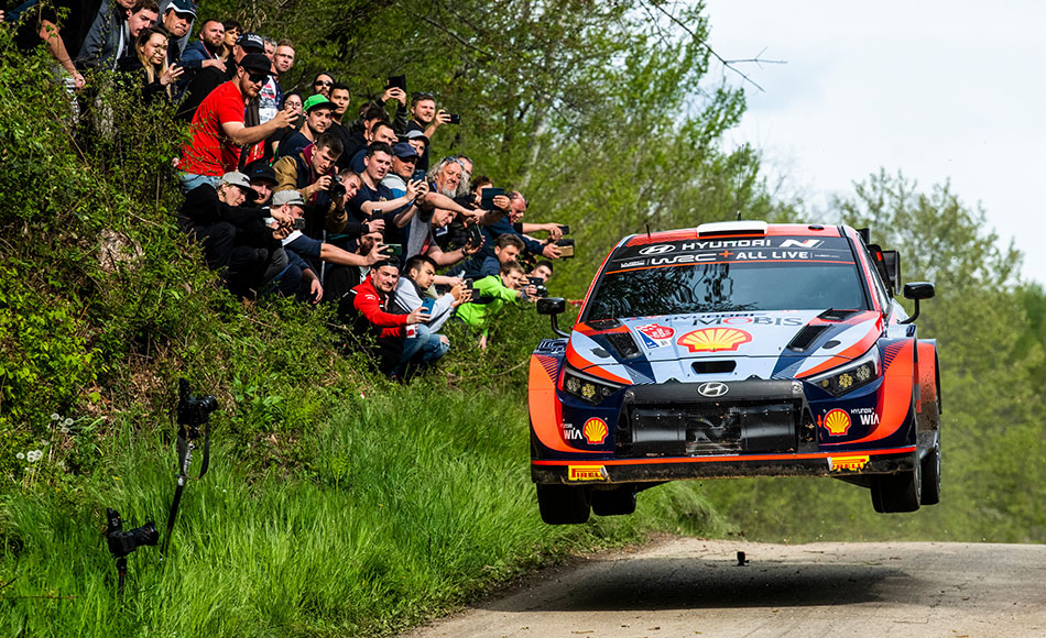 You are currently viewing WRC Croatia Rally Day 2: Rovanperä’s lead shrinks, Tänak 19.9s behind