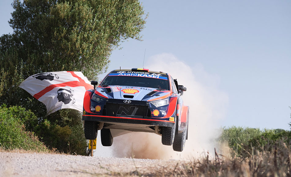 You are currently viewing WRC Italy: Neuville fastest in shakedown, problems for Tänak