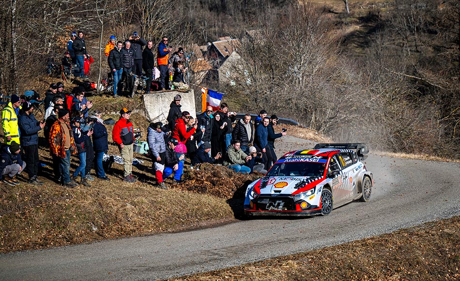 You are currently viewing WRC Monte Carlo: Neuville leads Ogier by 3.3s after thrilling Saturday