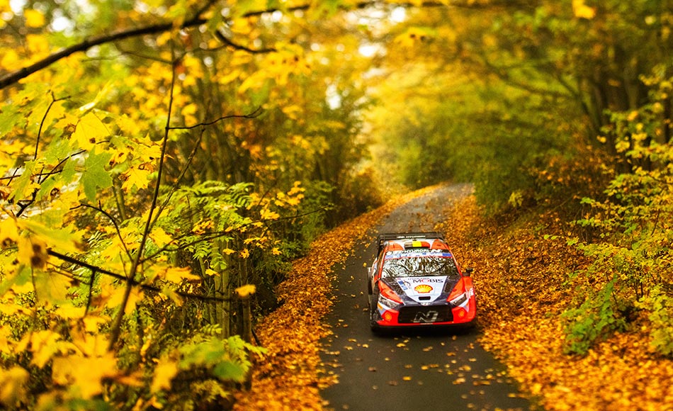 You are currently viewing Neuville leader after WRC CER Friday, top 3 within 7.8s